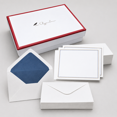 Box mit Briefkarten und Kuverts hellblau-braun